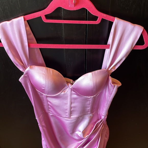 Gorgeous lilac purple corset dress - Picture 3 of 13